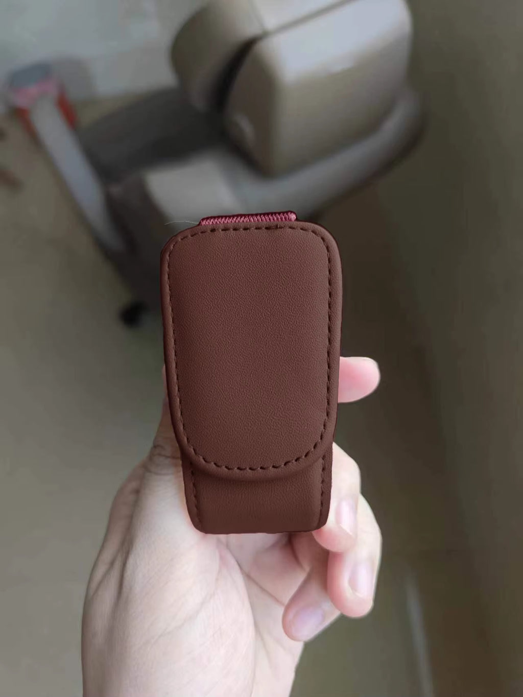 Universal Car Auto Sun Visor Eyeglass Hanger Clip Leather Glasses Holder Magnetic Multi-Function Automobile Accessories Storage